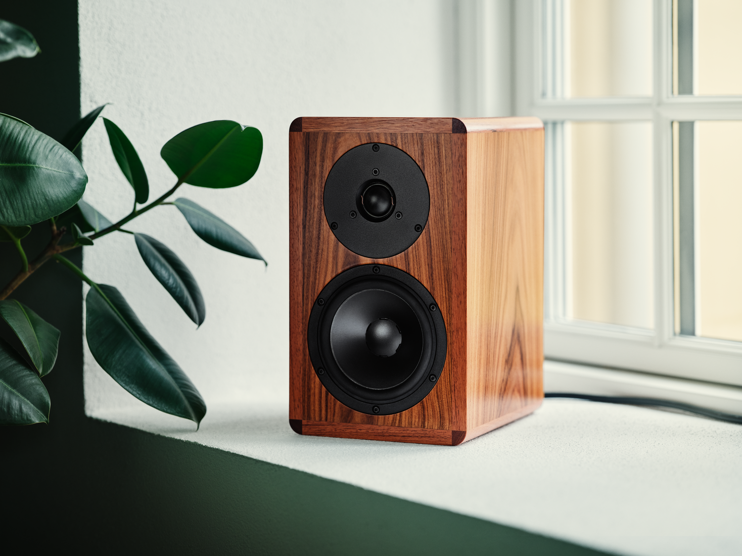 Dynaudio Legend, altavoces high end alta gama costa rica acabo en madera